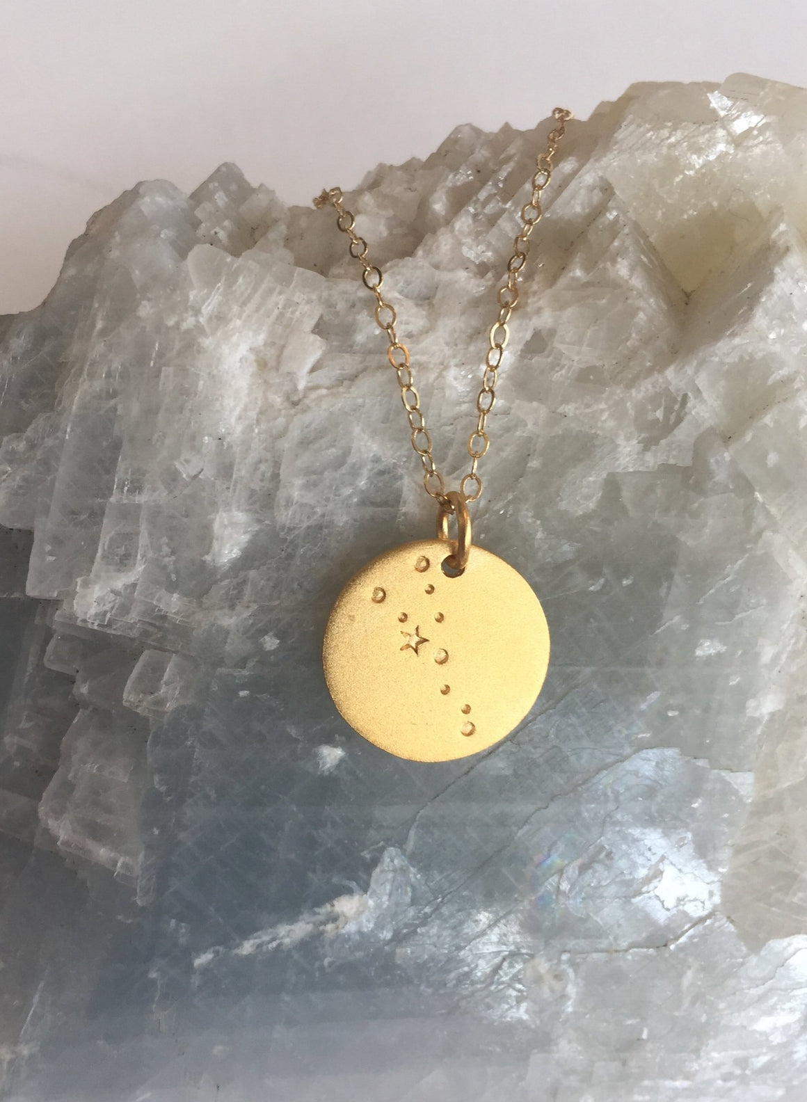 Aura Metallica Constellation Necklace - Taurus