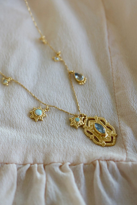 Monsieur Blonde Blanche Necklace